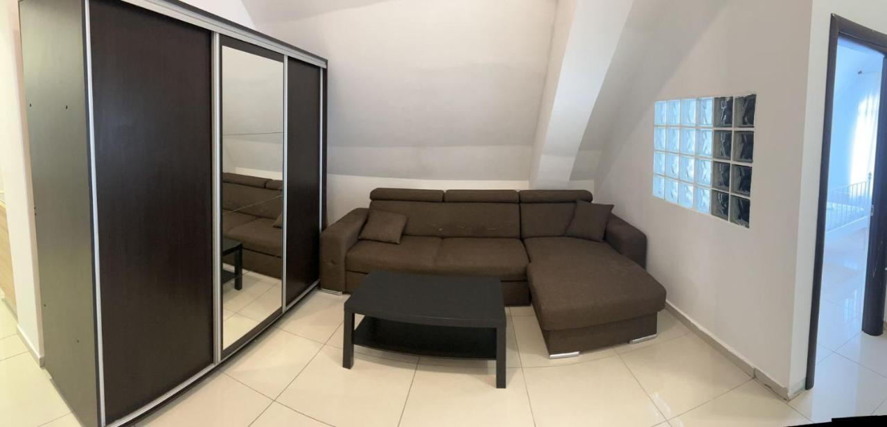 Ferienwohnung Chez Ana Otopeni Exterior foto
